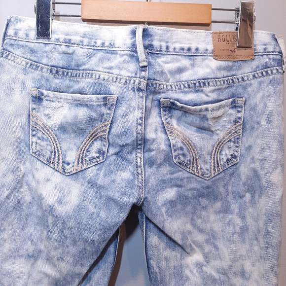 HOLLISTER Low Rise Distressed Acid Wash Jeans - Picture 9 of 11